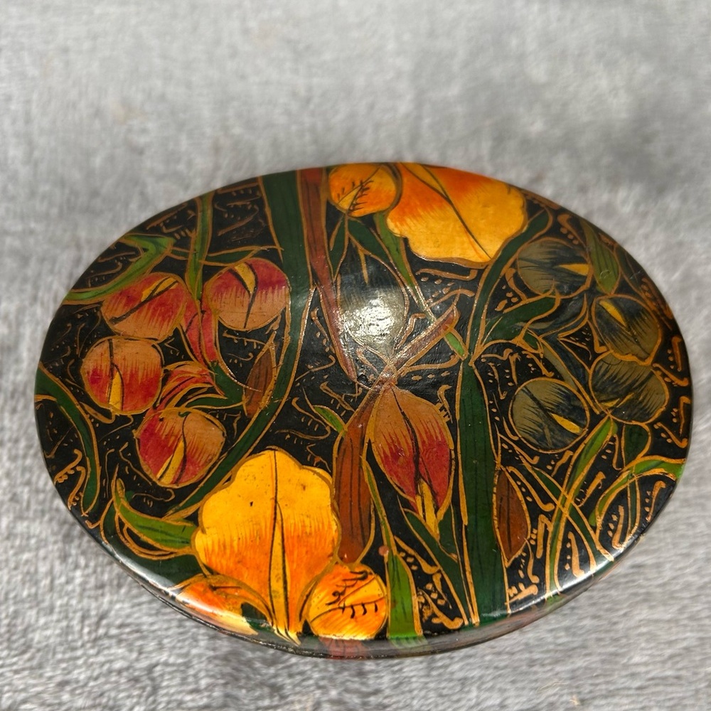 Oval Hand Painted Lacquered Trinket Box W/ Lid Kashmir India Black Floral Design